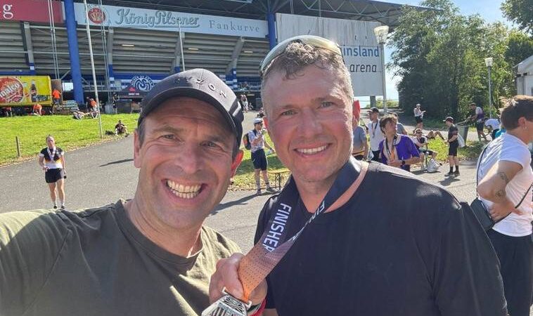 An Altweiber überredet: So lief es für Fortuna-Legende Fink und Klubchef Jobst beim Triathlon in Duisburg