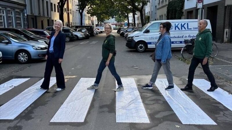 Zebrastreifen aufgeklebt: Ordnungsamt verbietet Wahlkampf-Aktion der Grünen in Düsseldorf