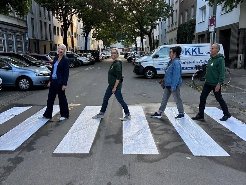 Zebrastreifen aufgeklebt: Ordnungsamt verbietet Wahlkampf-Aktion der Grünen in Düsseldorf