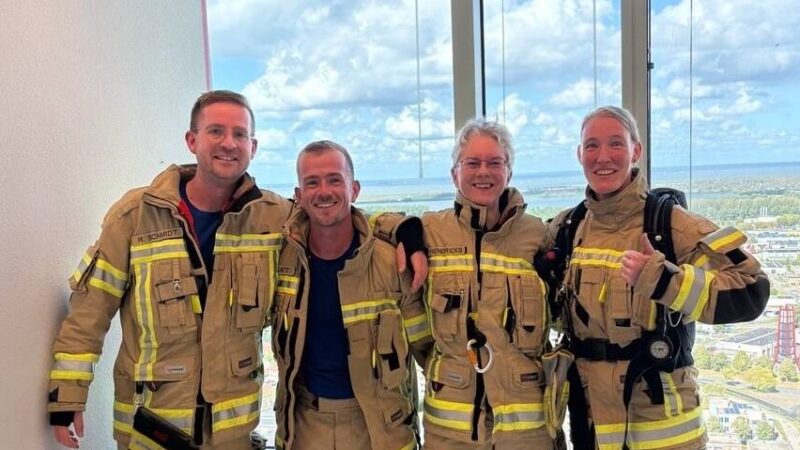 30 Stockwerke in World Trade Center: Klever Feuerwehrleute erinnern an 9/11-Opfer bei Treppenlauf in Almere