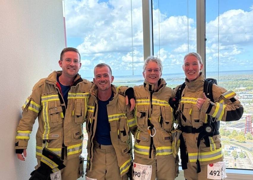 30 Stockwerke in World Trade Center: Klever Feuerwehrleute erinnern an 9/11-Opfer bei Treppenlauf in Almere