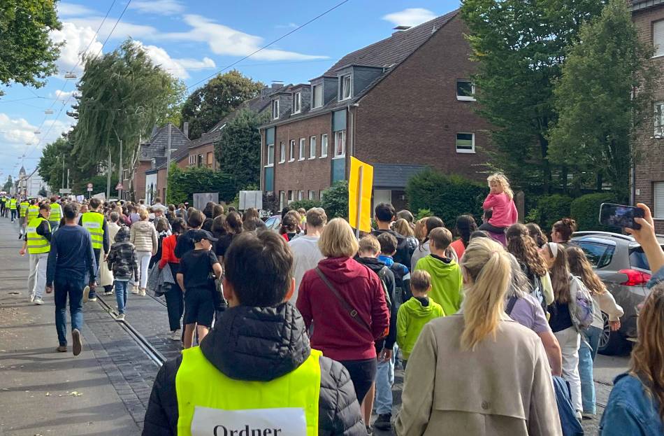 Demokratie-Tag an Schule in Krefeld: MSM-Schüler demonstrieren in Fischeln