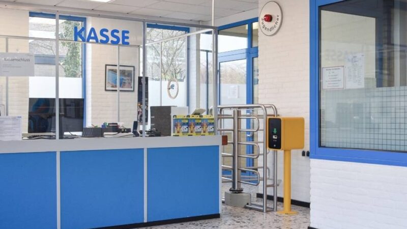 Schwimmen in Rheinberg: Eingeschränkte Öffnungszeiten im Solvay-Hallenbad