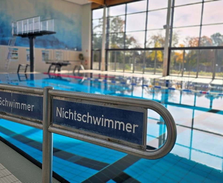 In den Herbstferien: Kamp-Lintfort will Kinder das Schwimmen lehren