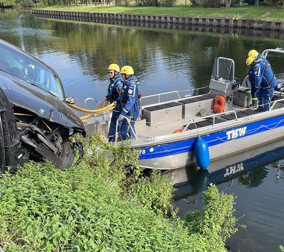 Unfall in Kleve: Auto durchbricht Begrenzung und rutscht beinahe in den Spoykanal