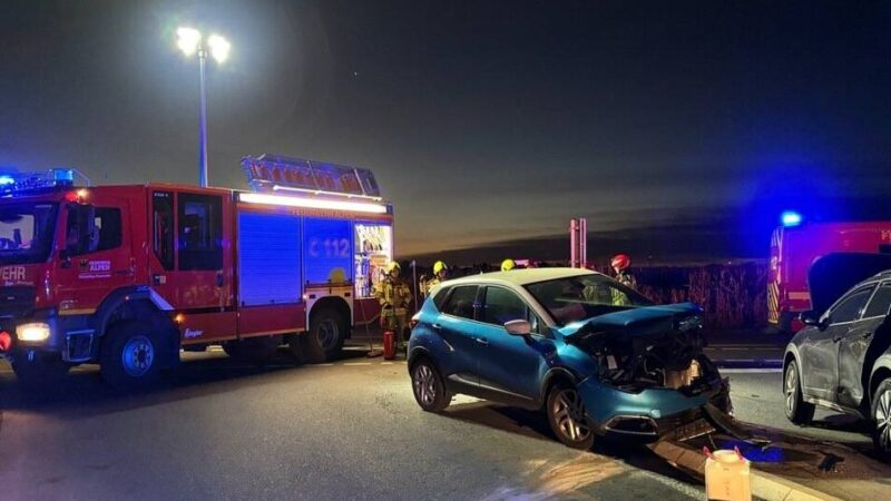 Freiwillige Feuerwehr Alpen im Einsatz: Verkehrsunfall an der Ulrichstraße