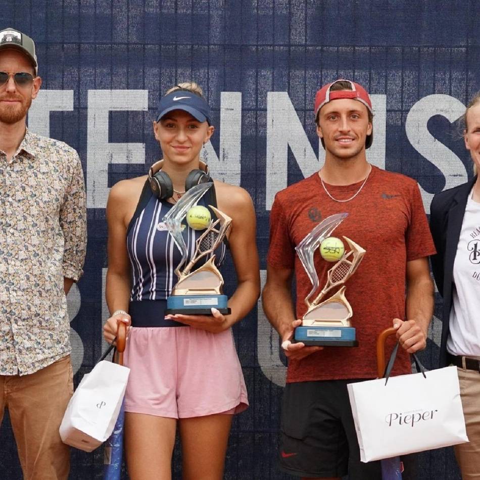 Sport in Düsseldorf: Favoriten setzen sich „Blau-Schwarz Open“ durch