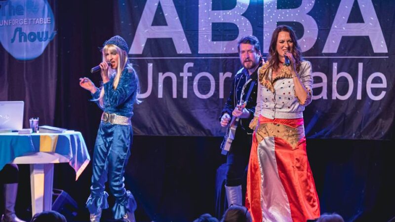 Konzert in Hilden: Zeitreise in die 70er mit „Abba“