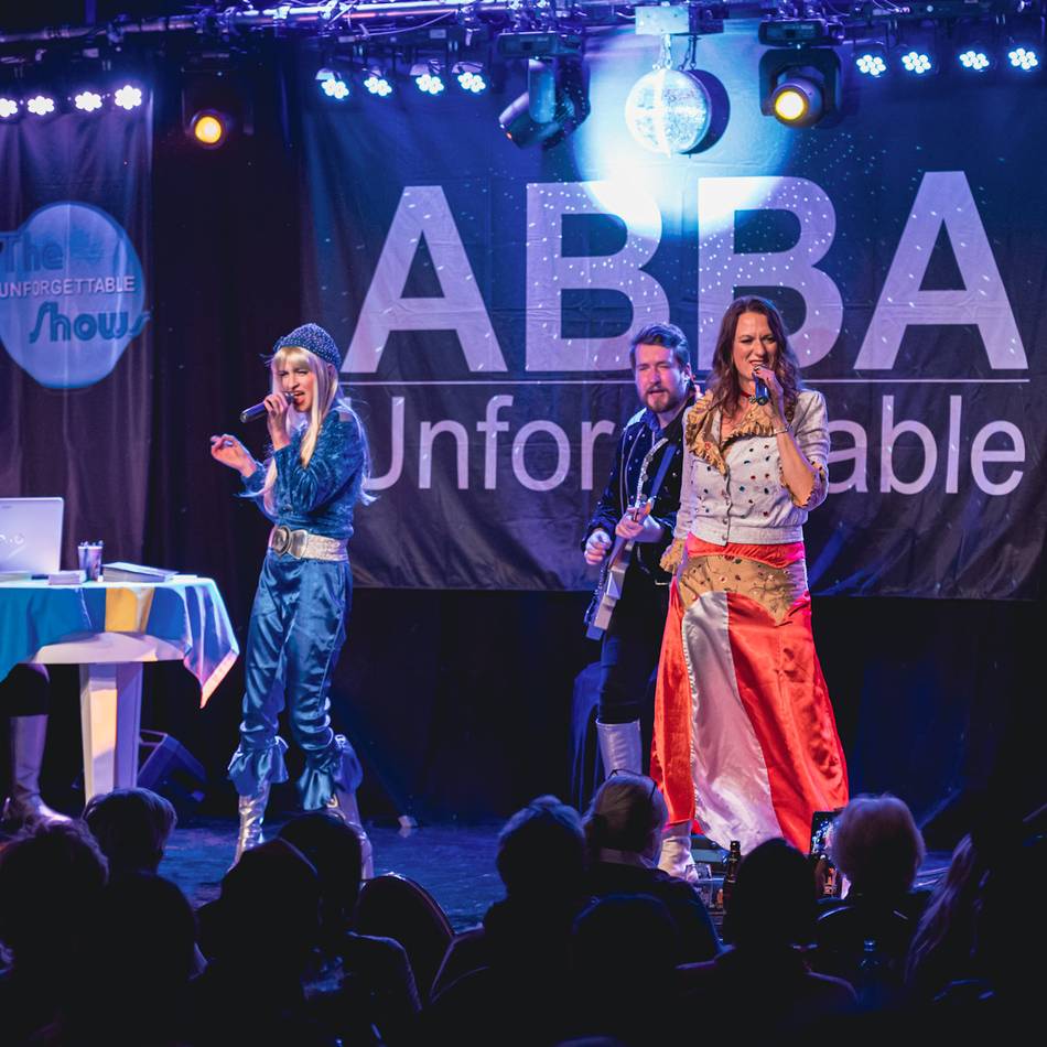 Konzert in Hilden: Zeitreise in die 70er mit „Abba“