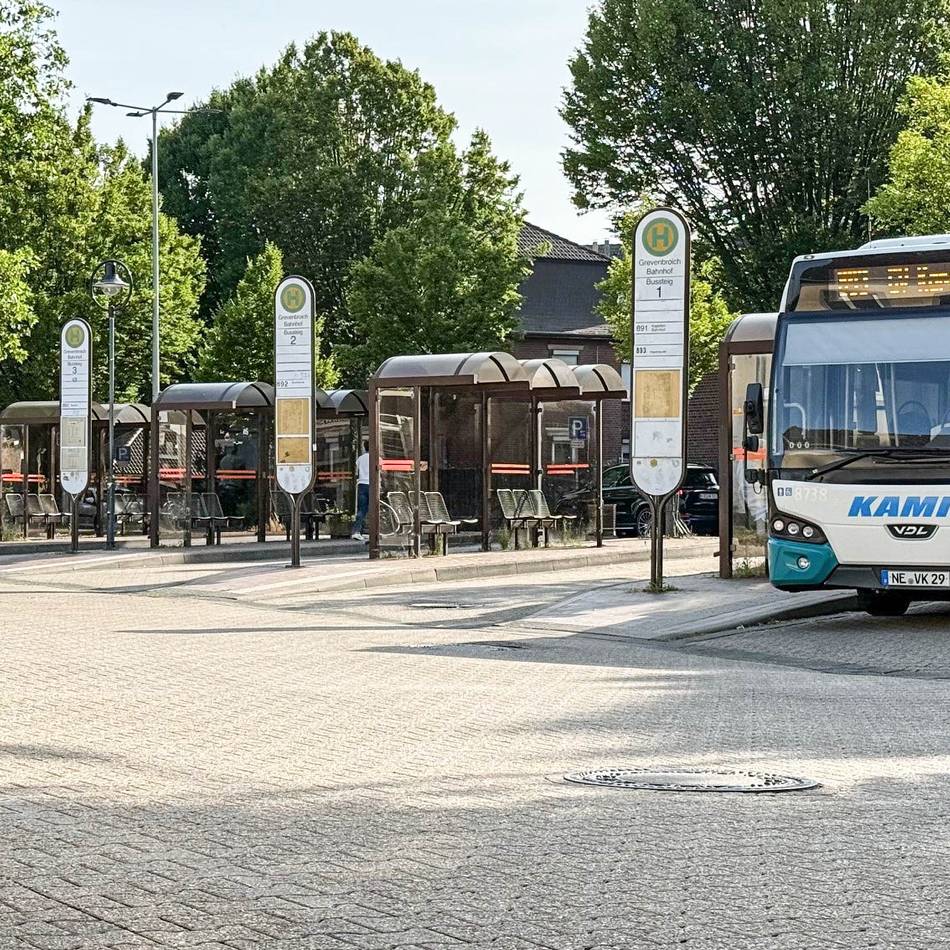 Mit dem Bus von Grevenbroich nach Dormagen: „Klinik-Linie“ soll öfter fahren – Stadt müsste rund 46.000 Euro extra zahlen