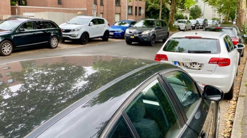 Airport in Düsseldorf: Flughafen-Parken in Lichtenbroich: Grüne fordern konsequente Kontrollen