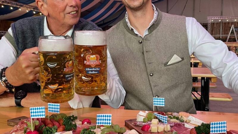 Party im Festzelt: Ein Oktoberfest á la Düsseldorf