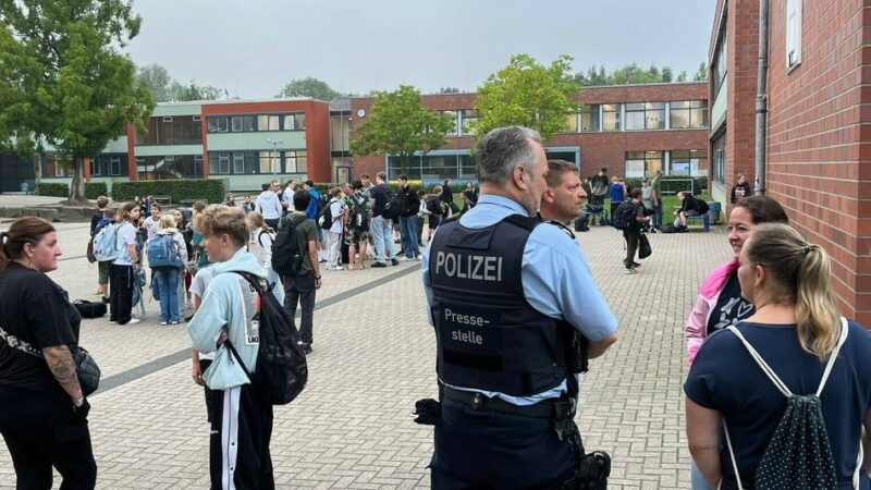 Offener Brief der Kreispolizei: „Klingt das lustig?“ – Polizei findet nach Androhungen an Schulen deutliche Worte