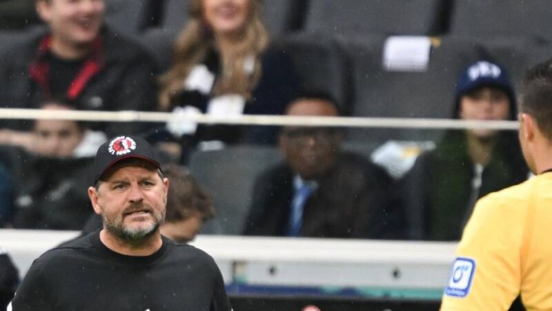Strafe für Unions Cheftrainer: Mittelfinger und Papierkugel – Baumgart ist gegen den HSV nur Zuschauer