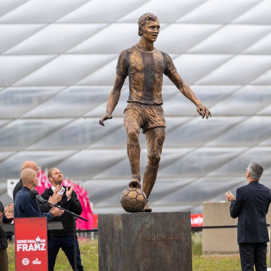 Vor dem Stadion: Beckenbauer-Statue in München enthüllt – „Legenden bleiben“