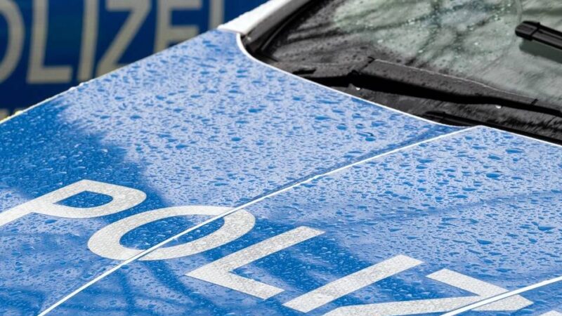 Polizeieinsatz in Duisburg: Drohmails aus Gesamtschule verschickt – Polizei sieht keine konkrete Gefahr