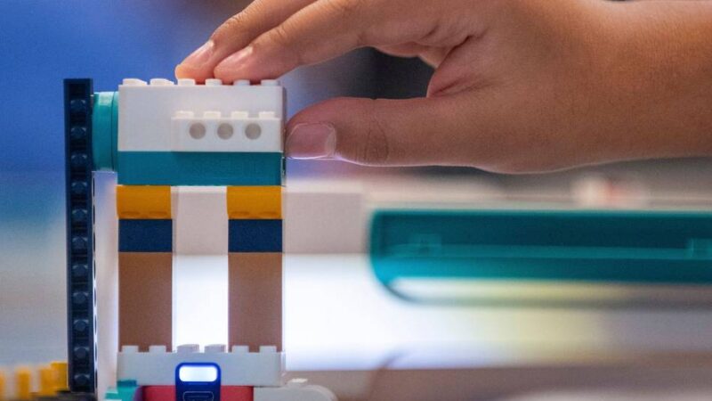 Aktion des Kinderschutzbundes Hilden: Premiere für Platz der Kinderrechte – aus Legosteinen