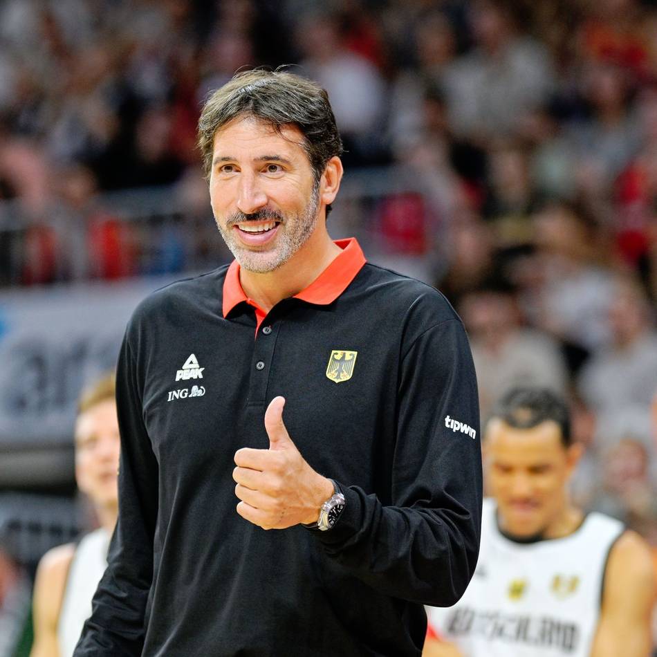 Spieler stellen sich hinter den Coach: „Gehe nicht nach Hause“ – Basketball-Bundestrainer Mumbrú spricht erstmals