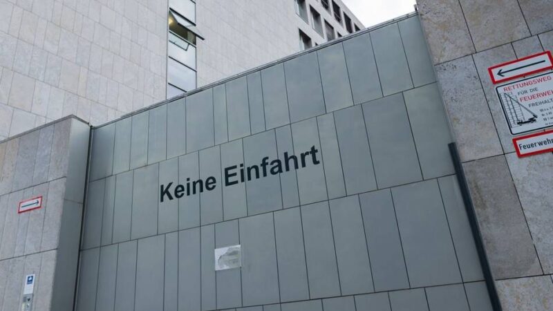 Flucht im Juli: Aus Düsseldorfer Amtsgericht geflohener Häftling festgenommen – im Rotlichtviertel