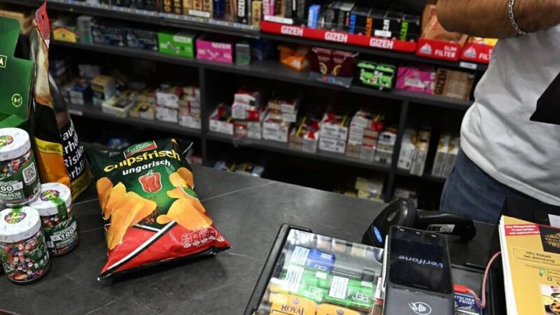 Einsatz am Wochenende: Wegen Alkoholverkauf – Ordnungsamt kontrolliert 16 Büdchen in der Altstadt