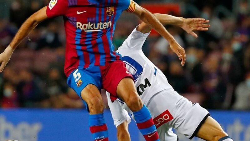 Mitspieler von Iniesta und Messi: Barça-Legende hört auf