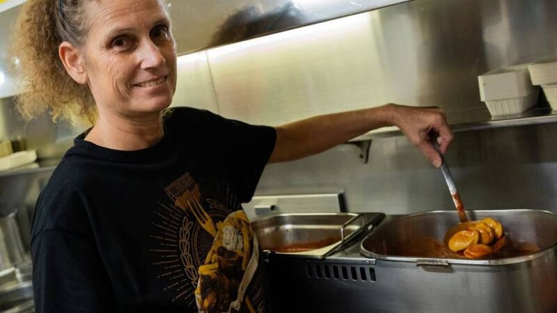 Erfinder hieß Peter Pomm: Duisburger Imbiss ist nun der offizielle Geburtsort der Currywurst