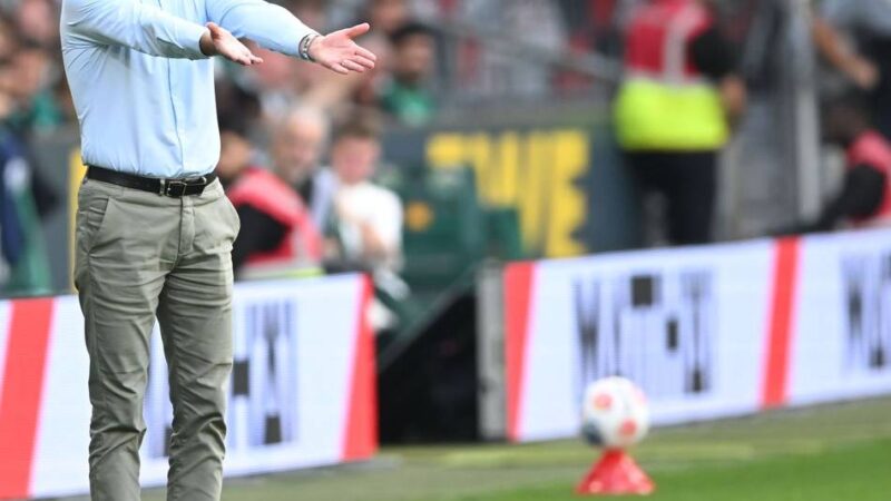 Ex-Coach beklagt fehlendes Vertrauen : „Kam für mich völlig überraschend“ – Ten Hag kontert Kritik der Bayer-Entscheider