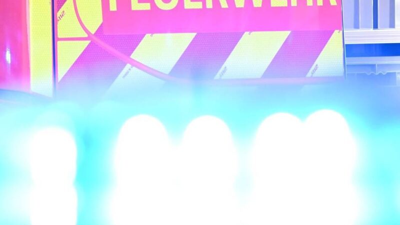 Doppelhaushälfte in Moers: Dachstuhlbrand am Merkurweg – Kripo ermittelt