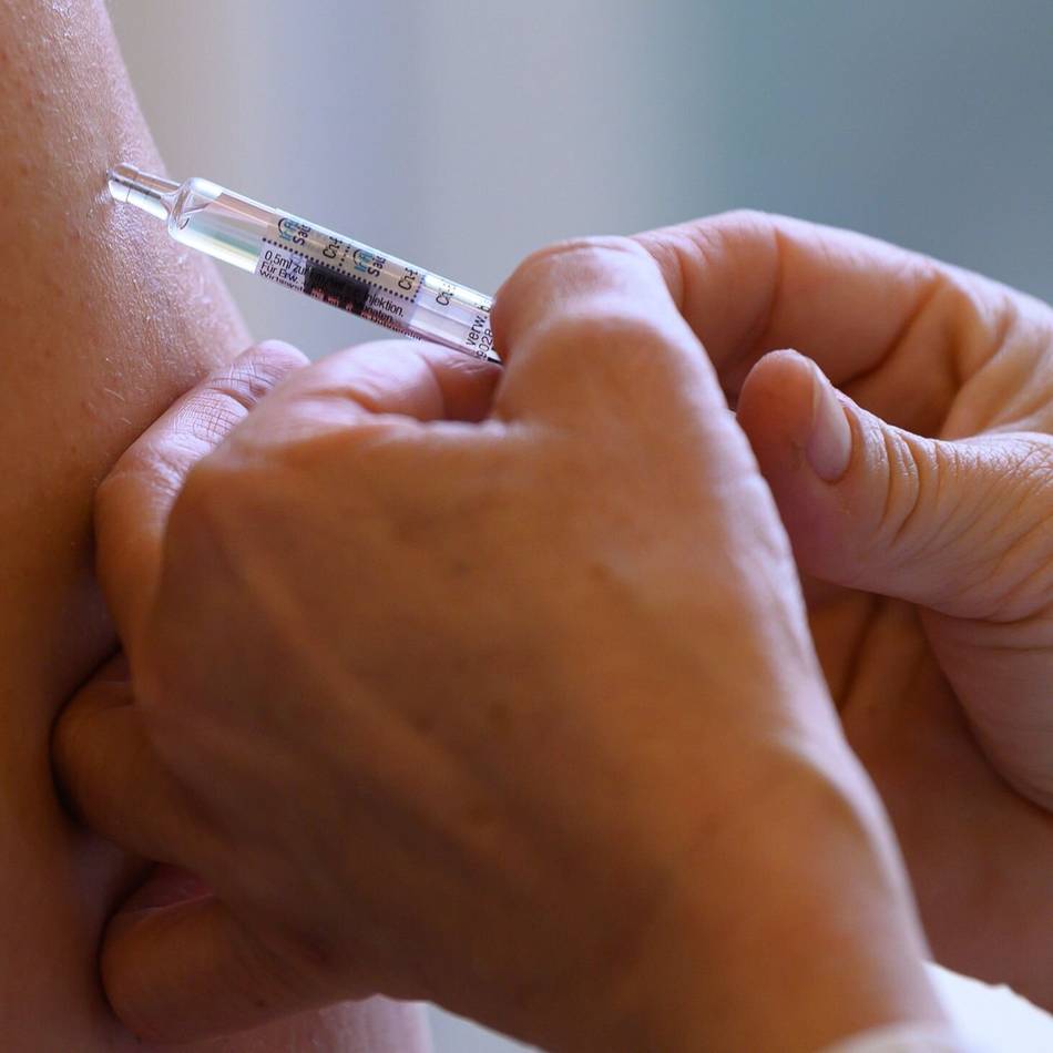 Rat des Gesundheitsamtes: Rhein-Kreis ruft zur Covid- und Grippe-Impfung auf