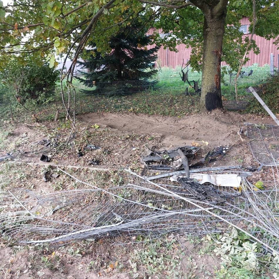 Unfall in Meerbusch: Autodieb rammt Autos und Bäume auf 100 Metern
