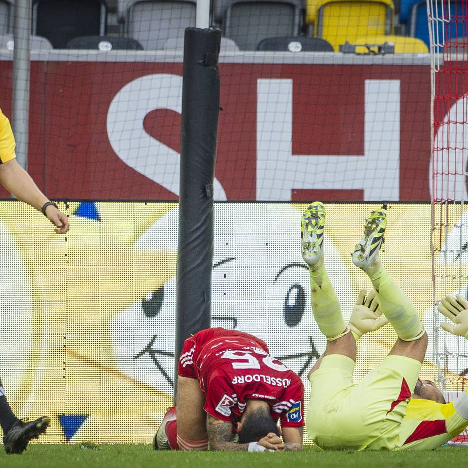 Kuriose Szene bei Fortuna-Debakel: Deshalb wurde die zweite Hälfte gegen Darmstadt viel zu spät angepfiffen