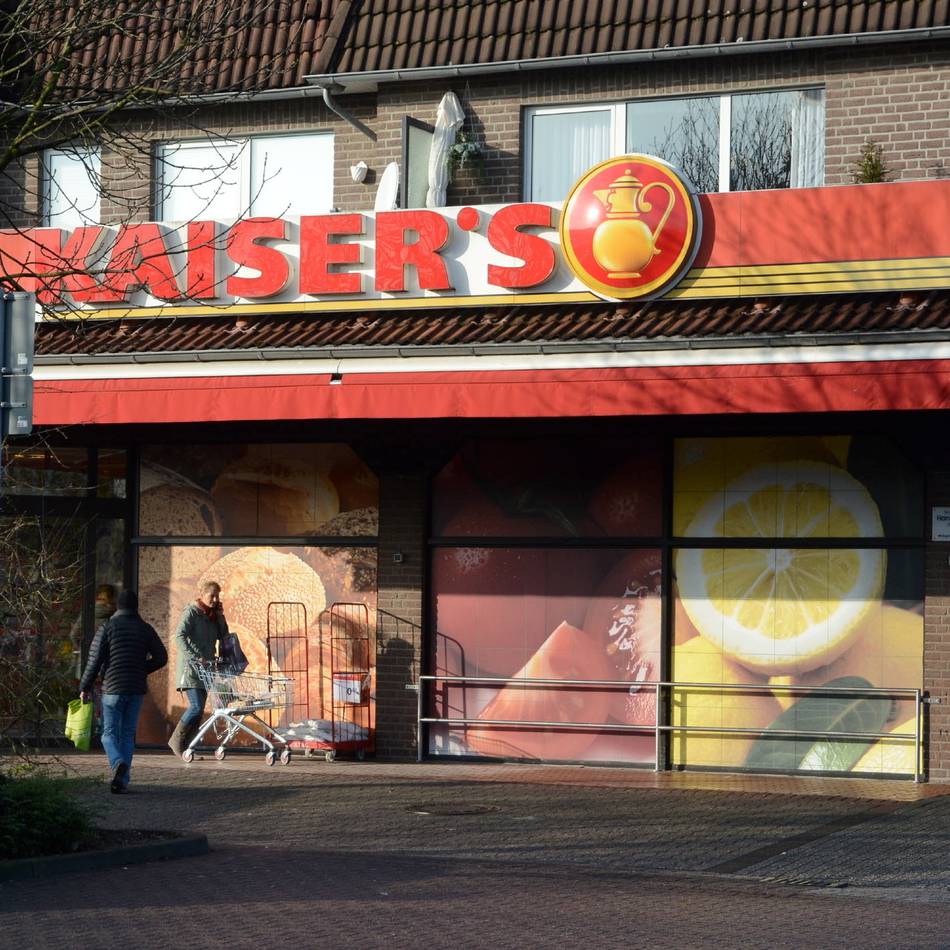Vollsortimenter für Anrath: Stadt und Edeka unterschreiben Verträge