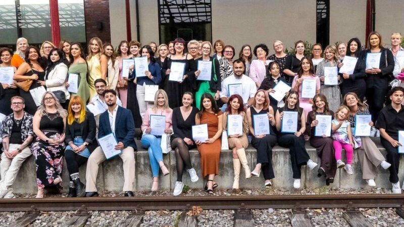 Lossprechungen im Handwerk: Neue Fachkräfte als Friseur, Maler und Tischler