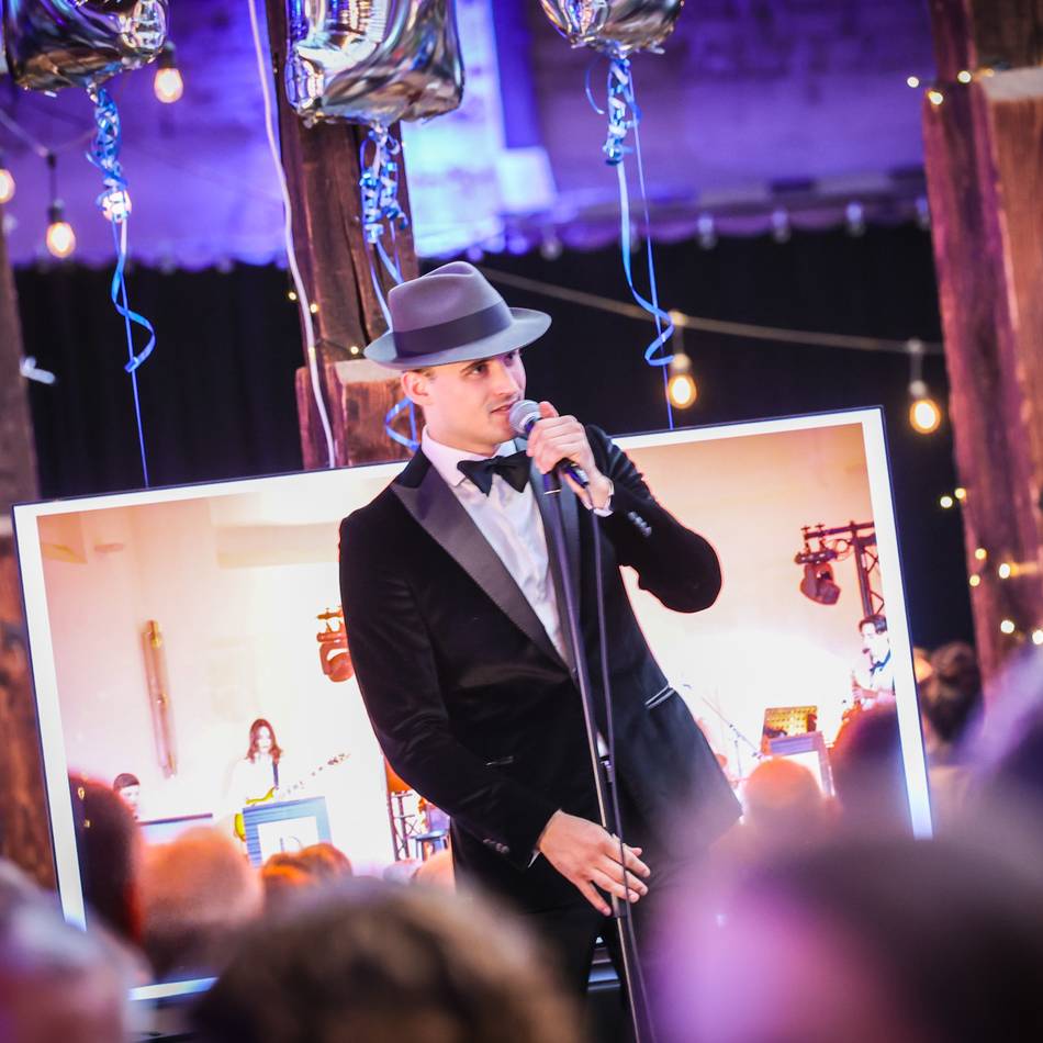Auf dem Neusser Freithof: Feierabendmarkt feiert Saisonabschluss mit Swing