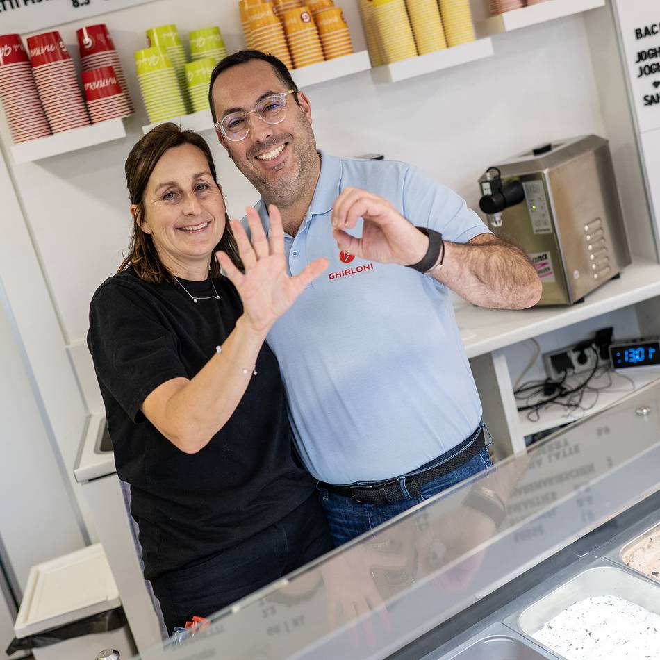 Jubiläum der Eismanufaktur: Roberto und Claudia Ghirloni feiern 50 Jahre in Düsseldorf