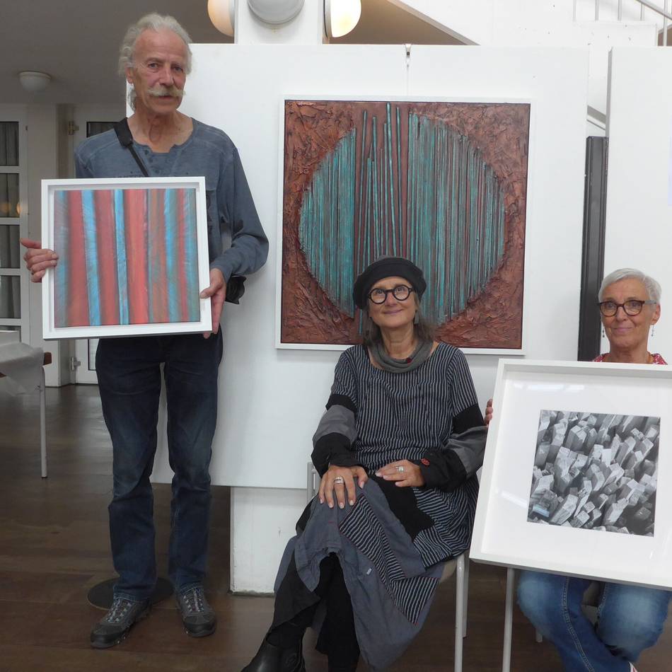 Ausstellung im Rheinberger Stadthaus-Foyer: Künstlerischer Dialog statt Abfalleimer