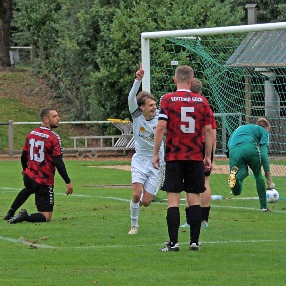 2:1 gegen Bezirksliga-Schlusslicht: TuS Xanten zittert sich zum Heimsieg
