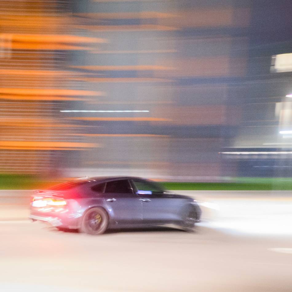 Bei Möbel Höffner in Neuss: Tuning-Treffen mit 900 Autos – Polizei zieht Fahrzeuge aus dem Verkehr