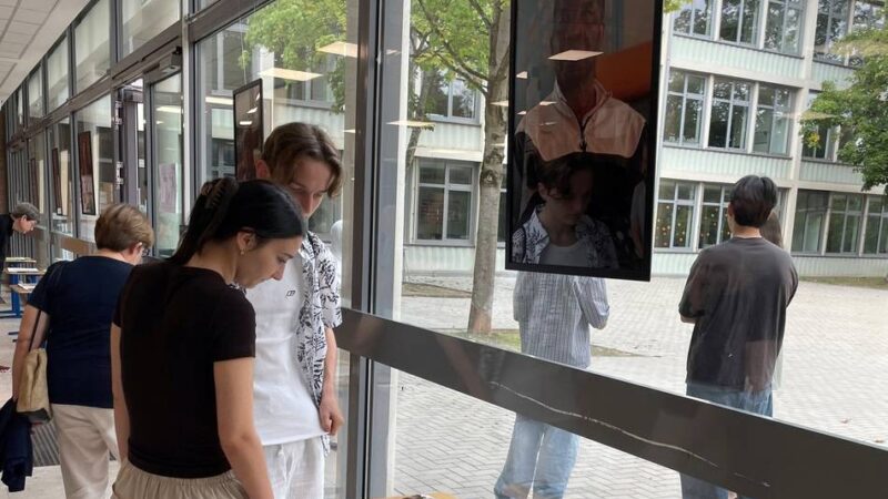 Gesamtschul-Projekt in Neuss: Further Lebenslinien – eine Schülerausstellung belebt die Nachbarschaft