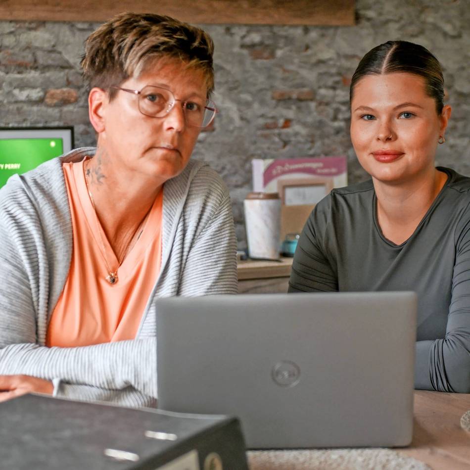 „Wie soll ich meine Fixkosten bezahlen?“: Junge Mutter wartet bis zu zwei Monate aufs Elterngeld – Kreis Kleve verspricht Besserung