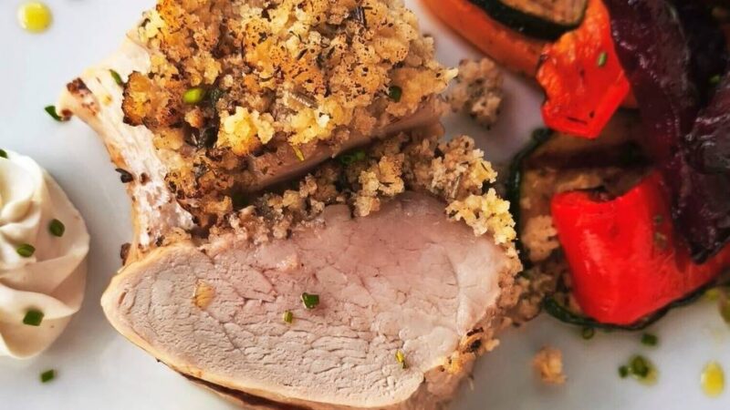 Kolumne Glut geleckt: Schweinefilet mit Grillgemüse, Ziegenkäsecreme und Kräuteröl
