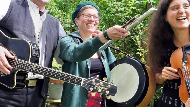 „Old Sheep Streetband“ gastiert in Hückeswagen: Mitreißendes Irish-Folk-Konzert im Kultur-Haus Zach