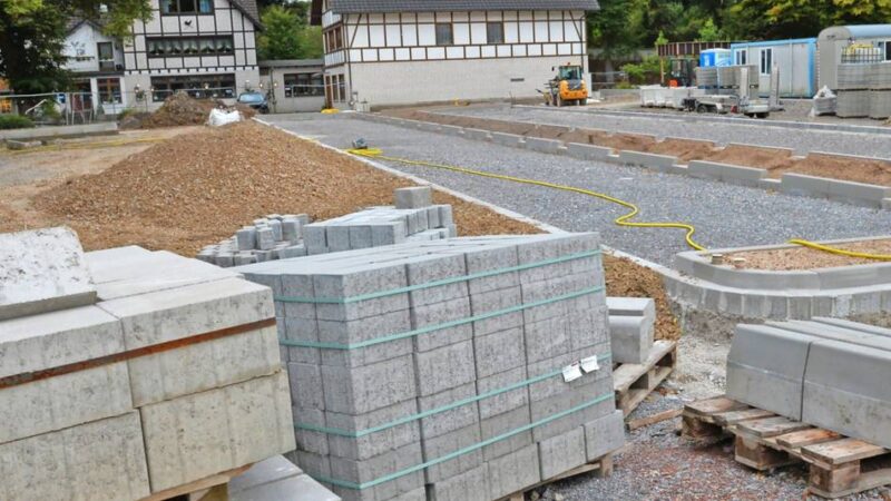Bauarbeiten: Der Nevigeser Domparkplatz wird im Herbst fertig