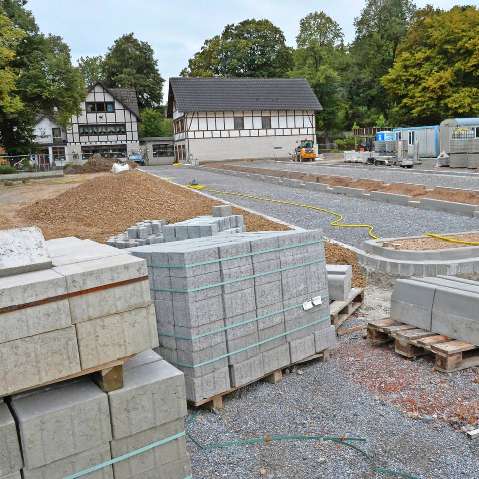 Bauarbeiten: Der Nevigeser Domparkplatz wird im Herbst fertig