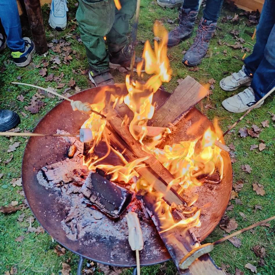 Tipps vom Pfadfinder-Stammesführer Stephan Kiener: Die besten Snacks für ein Lagerfeuer im eigenen Garten