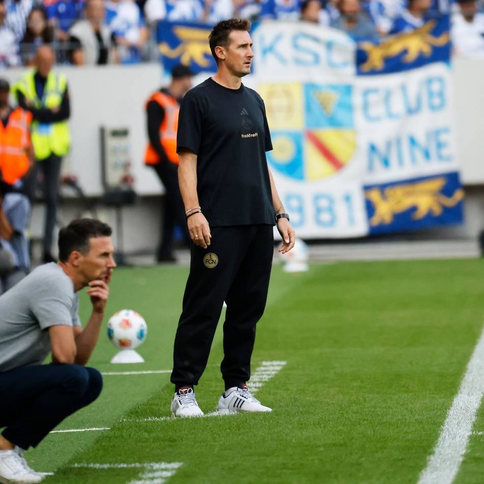 Kiel siegt auf Schalke: Klose bleibt Trainer trotz nächster Nürnberg-Pleite