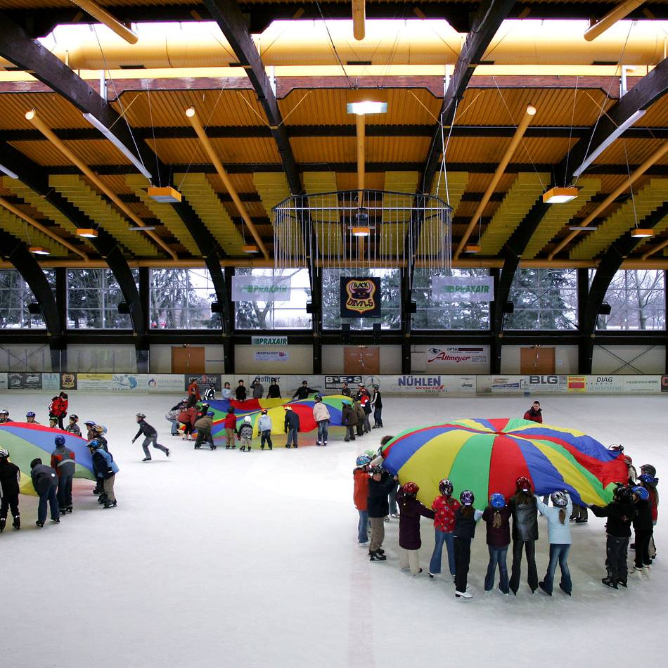 Kinderdisco zum Auftakt: Moerser Eishalle startet in die neue Saison – das ist geplant