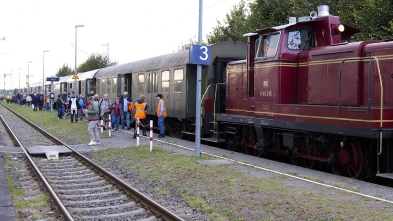 Nostalgie-Zugfahrt ab Rheinberg: Mit dem Montan-Express in eine andere Zeit