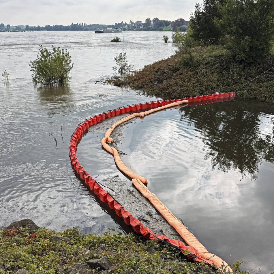 Ursache geklärt: Ölfilm auf der Erft bei Neuss – Einsatz beendet