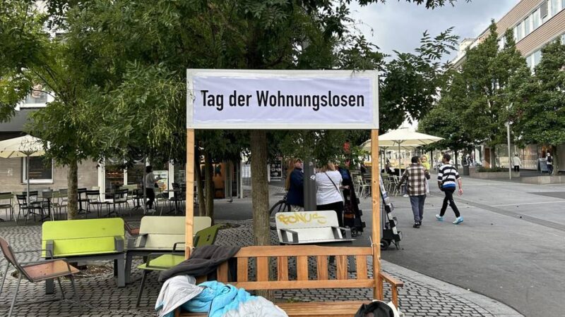 Obdachlosigkeit in Mönchengladbach: Aktionstag für Wohnungslose auf Rheydter Markt